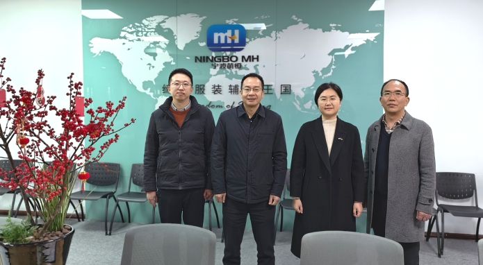 鐘公廟街道領(lǐng)導(dǎo)新春走訪國(guó)貿(mào)送暖助企