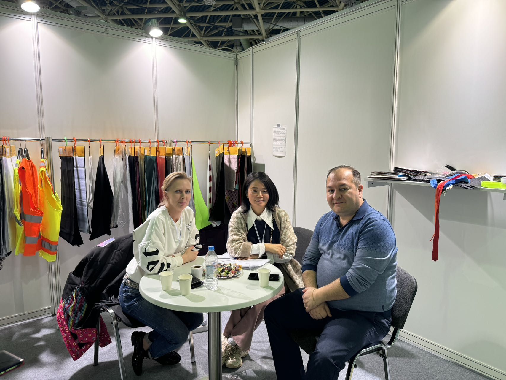 萌恒參加2024俄羅斯國際紡織面料展